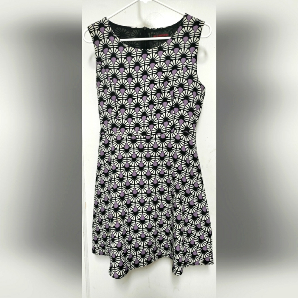 Cute Sleeveless Mini Dress Art Deco Pattern